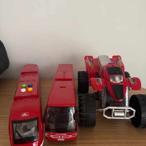 Toy set used: quad without sound, bus and metro with sound