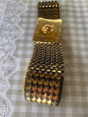 Gold metallic vintage 80s belt, like new, size Small - Medium