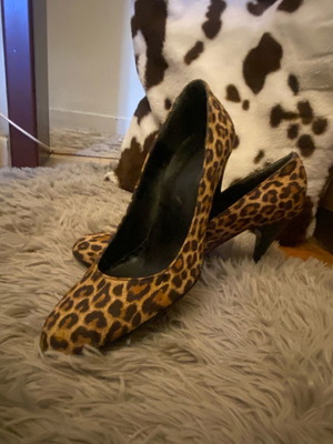 Leopard suede pumps like new, size 38, 10cm heel