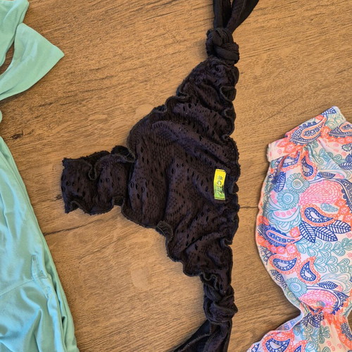 Calzedonia Brazilian bikini bottom black like new with two free bikini pieces
