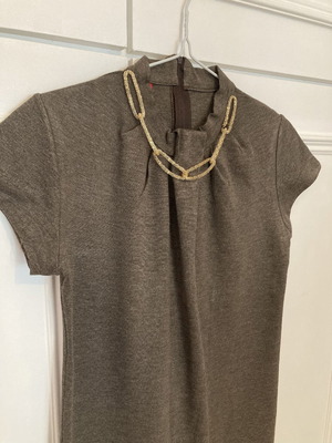 Brown dress with integrated necklace used, short sleeve, knee length