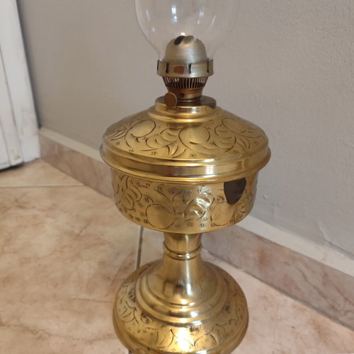 Antique Oil Table Lamp bronze used, fully functional