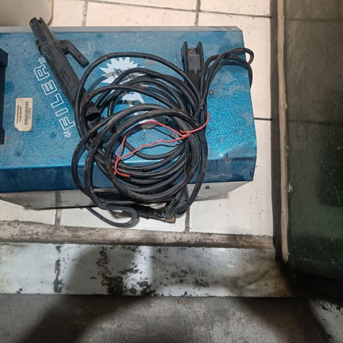 Welding machine new 200Ah with electrode and mask set