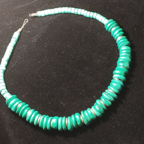 Necklace used, elegant timeless green