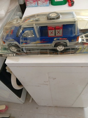 Jeep with caravan toy new 62cm