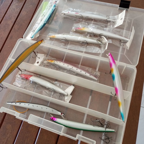 Plano fishing box with 10 artificial spinning lures