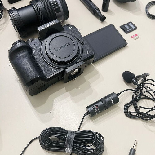 Panasonic Lumix G7 4K Vlogging Kit