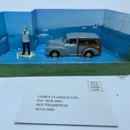 Corgi 2002 CC01701 Morris Minor Traveller & Figure New