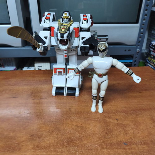 Tigerzord Power Rangers figure with white Power Ranger