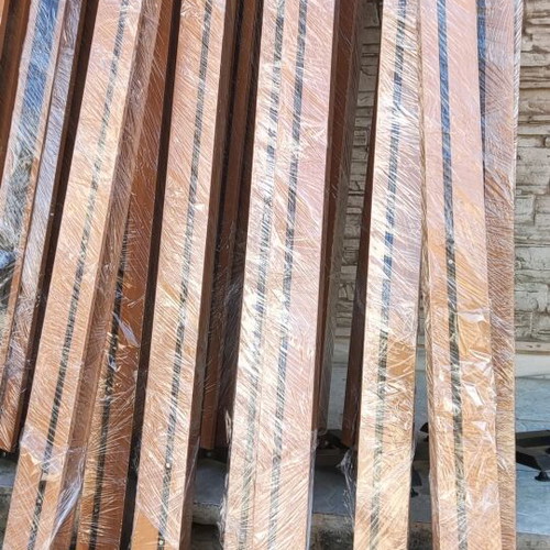 Large clothing hanging system in excellent condition, 16 columns