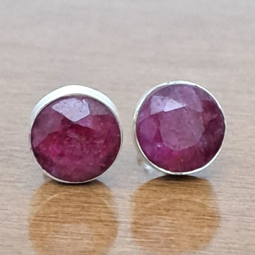Silver Earrings 925 with 5mm Rubies new, elegant studs