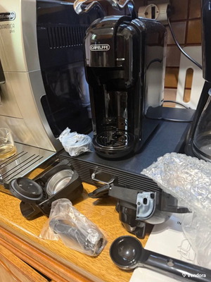 CafeLife coffee machine like new with Nespresso and Dolce Gusto capsules