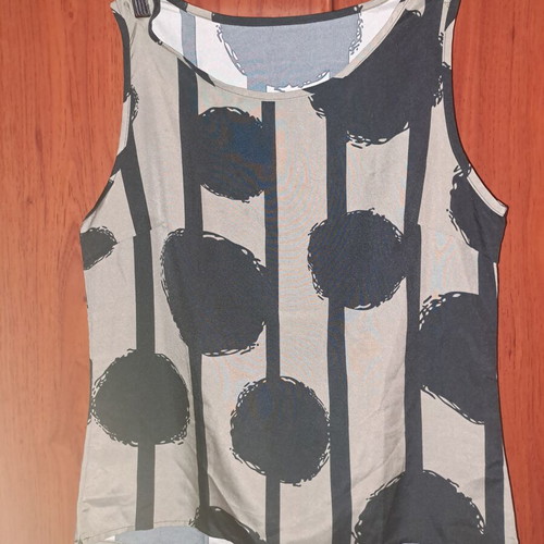 A-Style top size S used, black and green, comfortable and cool