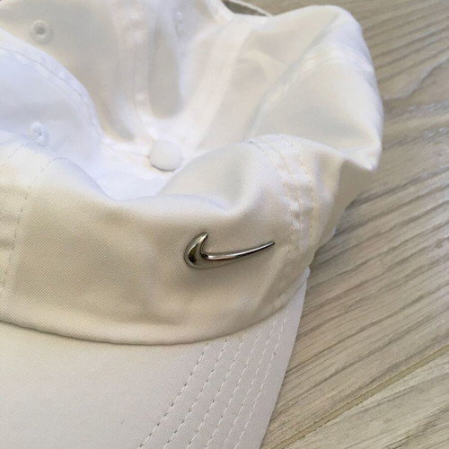 Nike unisex hat like new, white