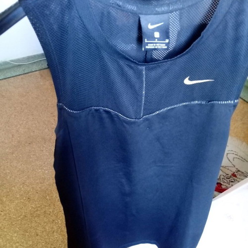 Nike small tank top used, black, ideal for yoga
