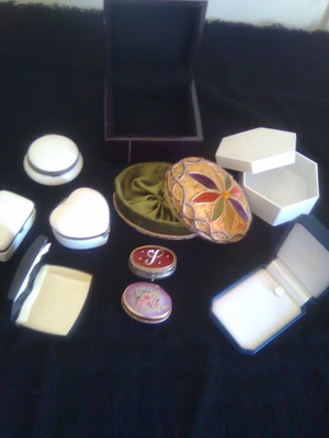 Jewelry boxes set of 10 like new