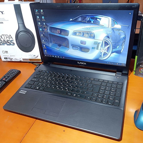 Turbo-X W955 Laptop like new, Intel Celeron, 4GB RAM, 120GB SSD, 15.6 inch
