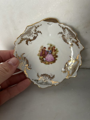 Vintage porcelain set of 6 miniature plates with gold trim