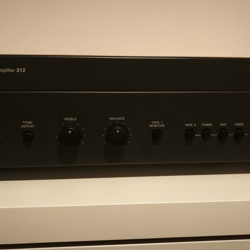 NAD Stereo Integrated Amplifier 312 like new