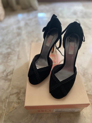 J.LO heels new, size 37, black