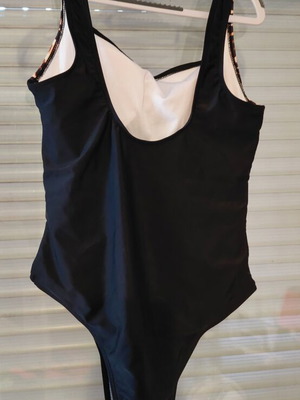 Women's black swimsuit with leopard details, removable chest padding