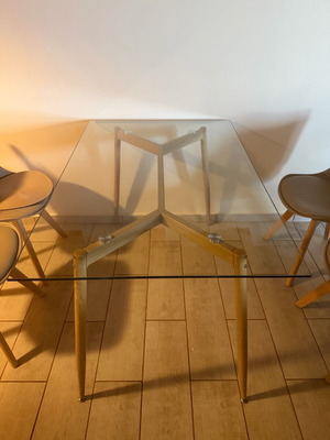Glass dining table like new 150x90x75