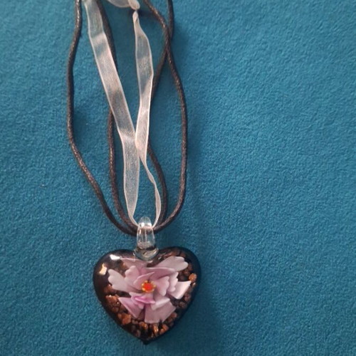 Glass heart necklace like new, multicolored