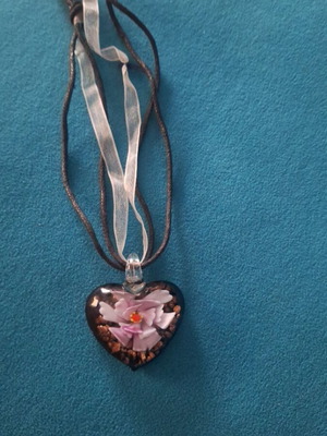 Glass heart necklace like new, multicolored