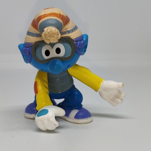 Smurf Skiier Figure Peyo like new, collectible