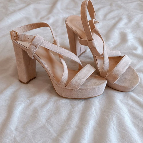 GoGo Shoes beige heels size 39 used