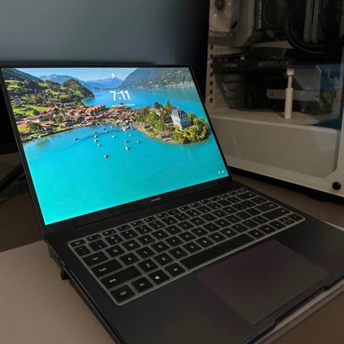 Huawei Matebook D14 laptop like new, Ryzen 7, 8GB RAM, 512GB SSD
