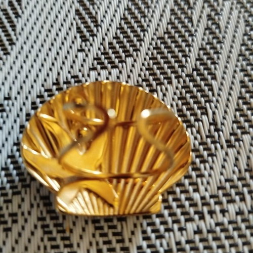 Gold plated stainless steel ring like new with starfish and pearls