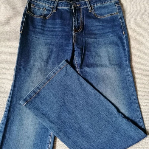 Incity women's bootcut jeans W30 like new, blue