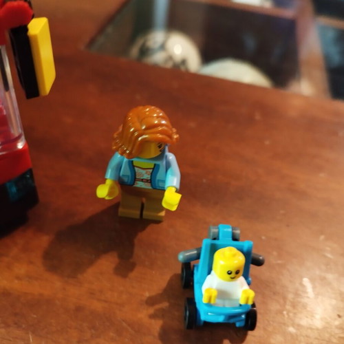 Lego London bus like new with minor missing pieces