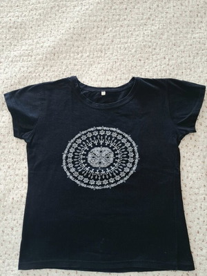 Μπλούζα t-shirt με κέντημα μάνταλα μαύρη, μεταχειρισμένη, μέγεθος S