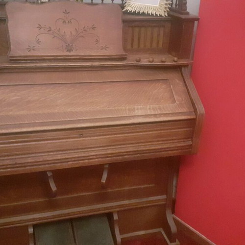 Piano harmonium used in good condition