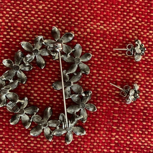 Vintage heart-shaped brooch with earrings silver, like new