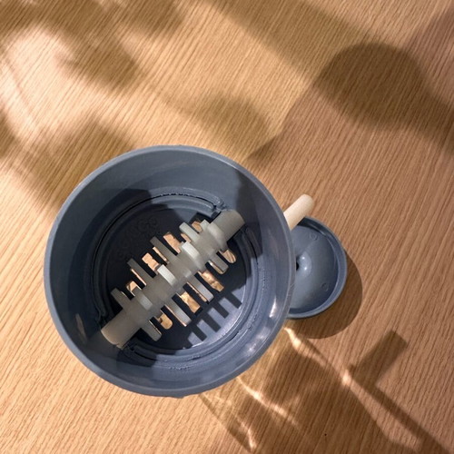 Kitchen tool for onions like new