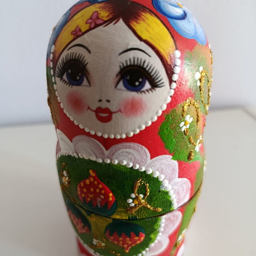 Matryoshka Babushka wooden hand-painted 5 in 1 like new