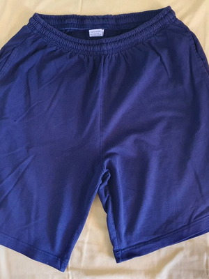 Men's shorts used, size medium, black