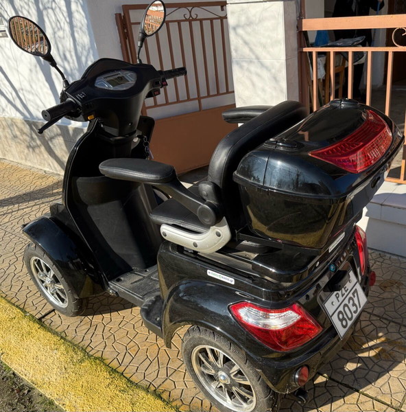 ΝΕΑ ΤΙΜΗ! Ηλεκτρικό σκούτερ (μηχανάκι).