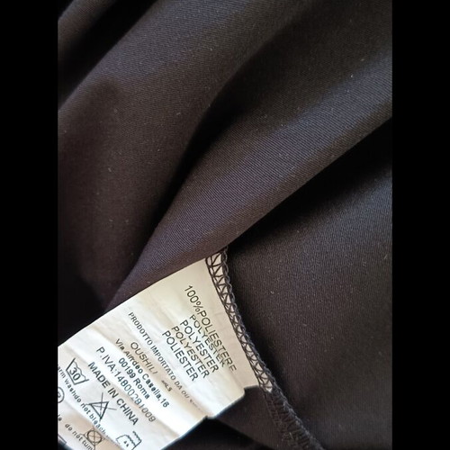 Skirt with gold buttons and belt like new, black and gold