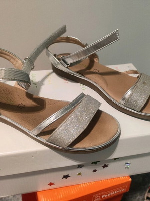 Children's leather sandals silver like new size 34
