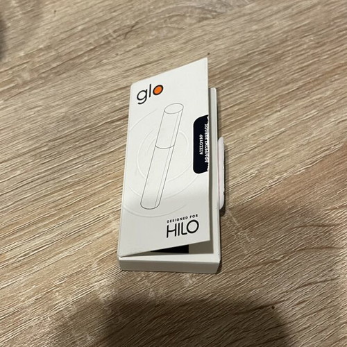 Glo HILO tobacco heating device like new, green