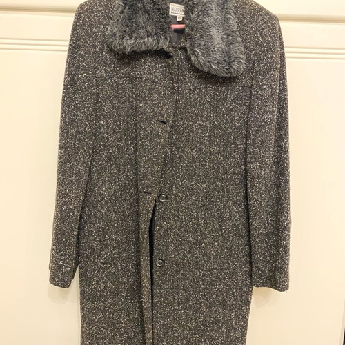 Vintage gray coat with fur collar size M like new