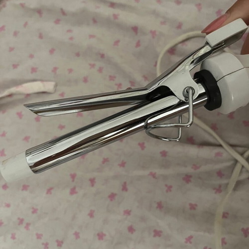 Babyliss curling iron used with ions