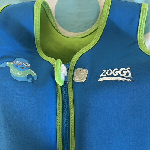 Zoggs children's life jacket used, for 2-3 years (15-18 kg)