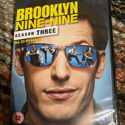 Brooklyn Nine Nine Season 3 boxset like new, DVD