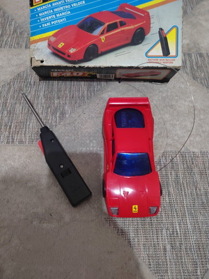 Vintage Ferrari F40 remote control car