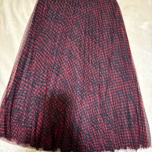 Guess reversible skirt like new, black metallic and red checkered